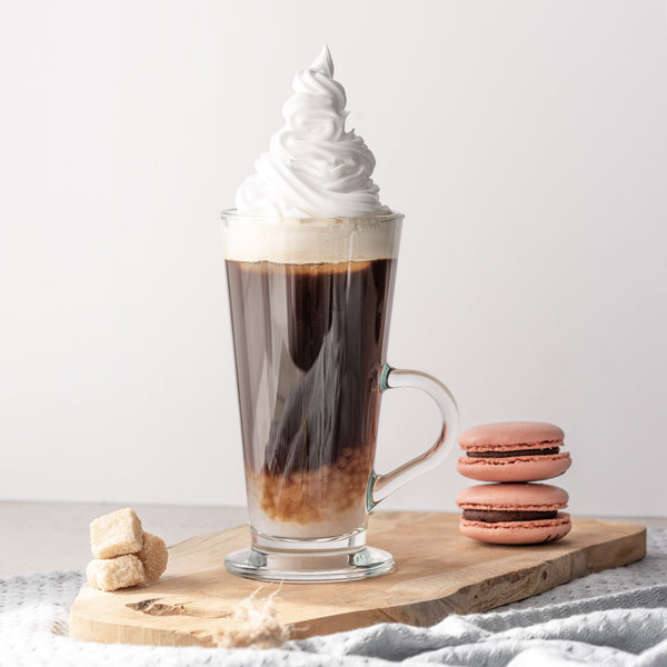 Szklanka do latte z bitą smietaną