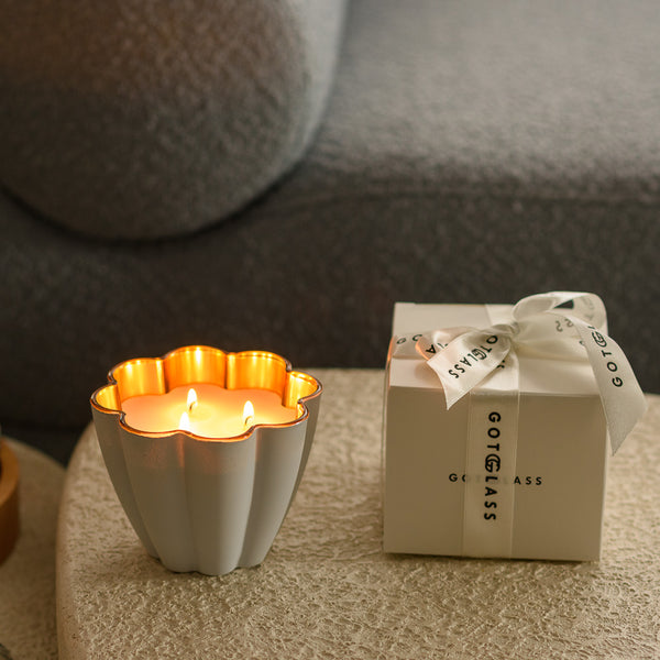 Świeca zapachowa w szkle Golden Bloom Santal — 300 g