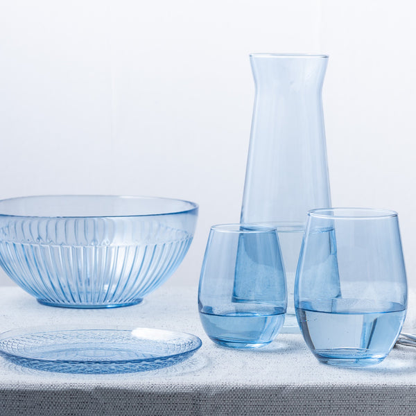 Talerzyk, szklanki, karafka i salaterka niebieski transparent