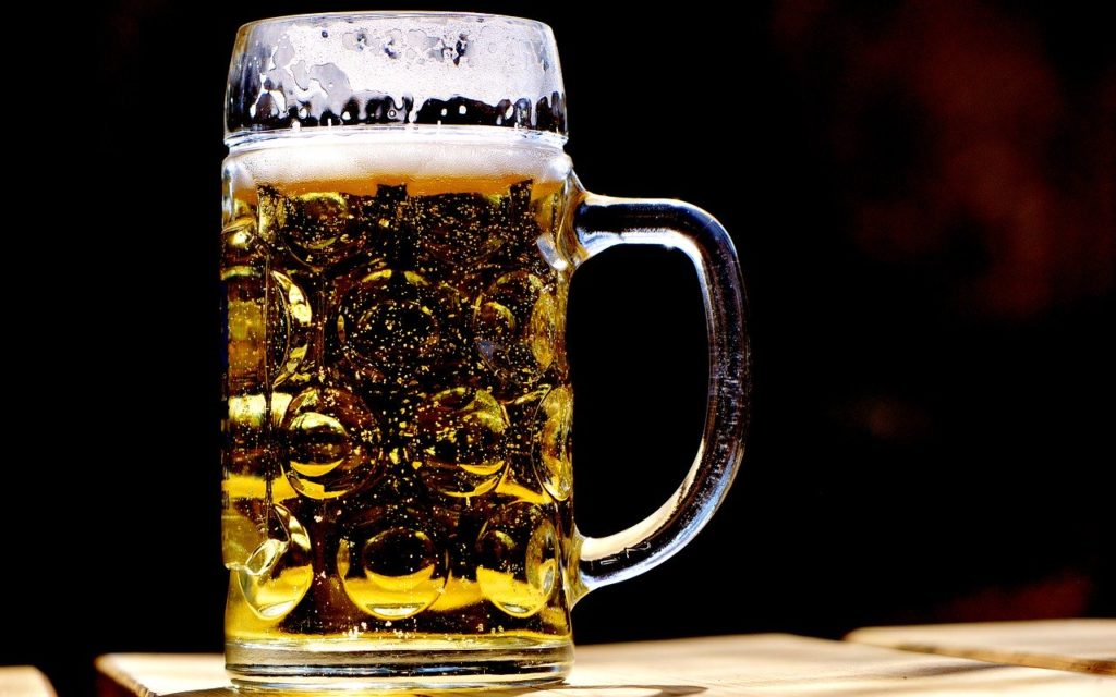 Kieliszek, kufel czy pokal do piwa? Rodzaje szklanek do piwa