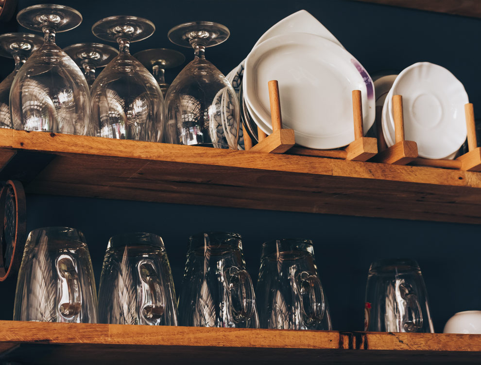 Przechowywanie i dbanie o szklane naczynia domowe