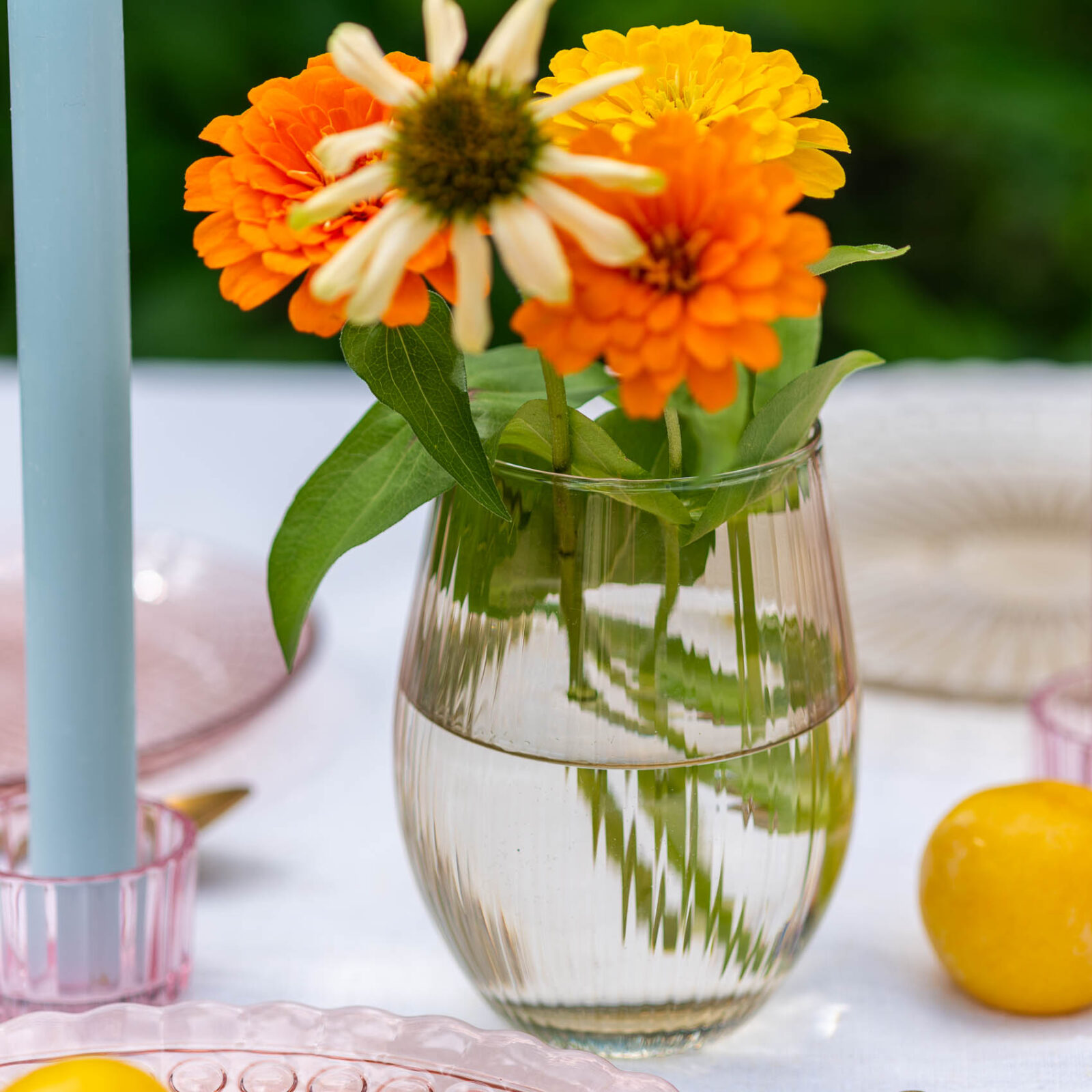 Ryflowana prążkowana szklanka żółta z kwiatkami