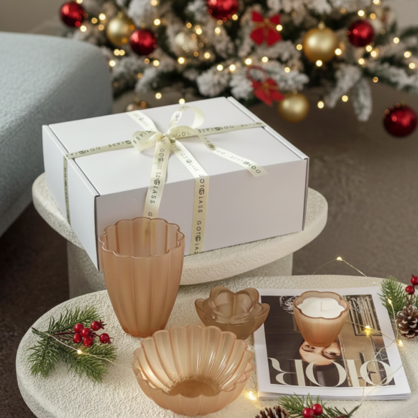 Dekoracyjny zestaw prezentowy beżowy-wazon misa świecznik świeca