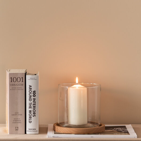 Świecznik szklany cylinder H15 z drewnianą podstawką H1,8