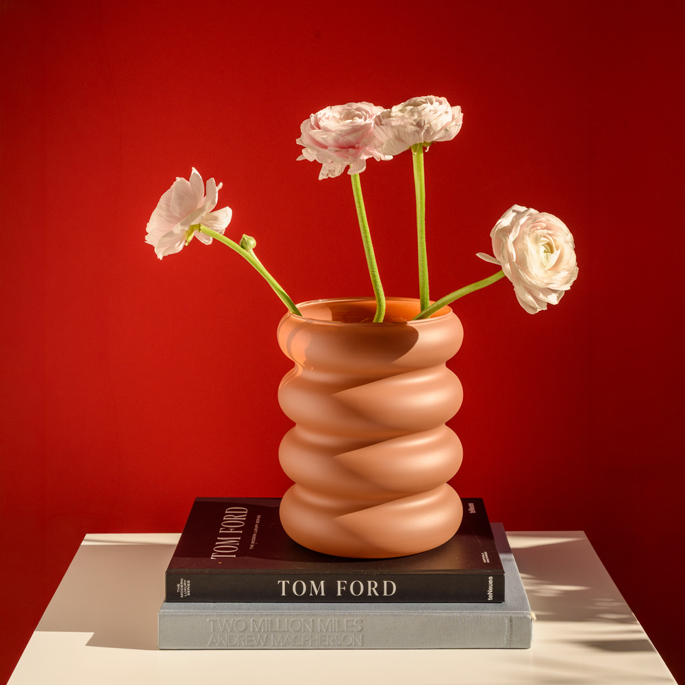 Wazon szklany na kwiaty i dekoracje brąz soft touch 24 cm