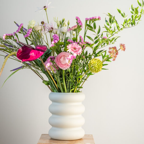 Wazon szklany na kwiaty i dekoracje jasny beż soft touch 24 cm